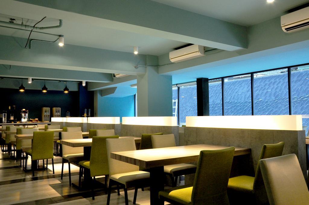 Kun Hotel Taichung Exterior foto