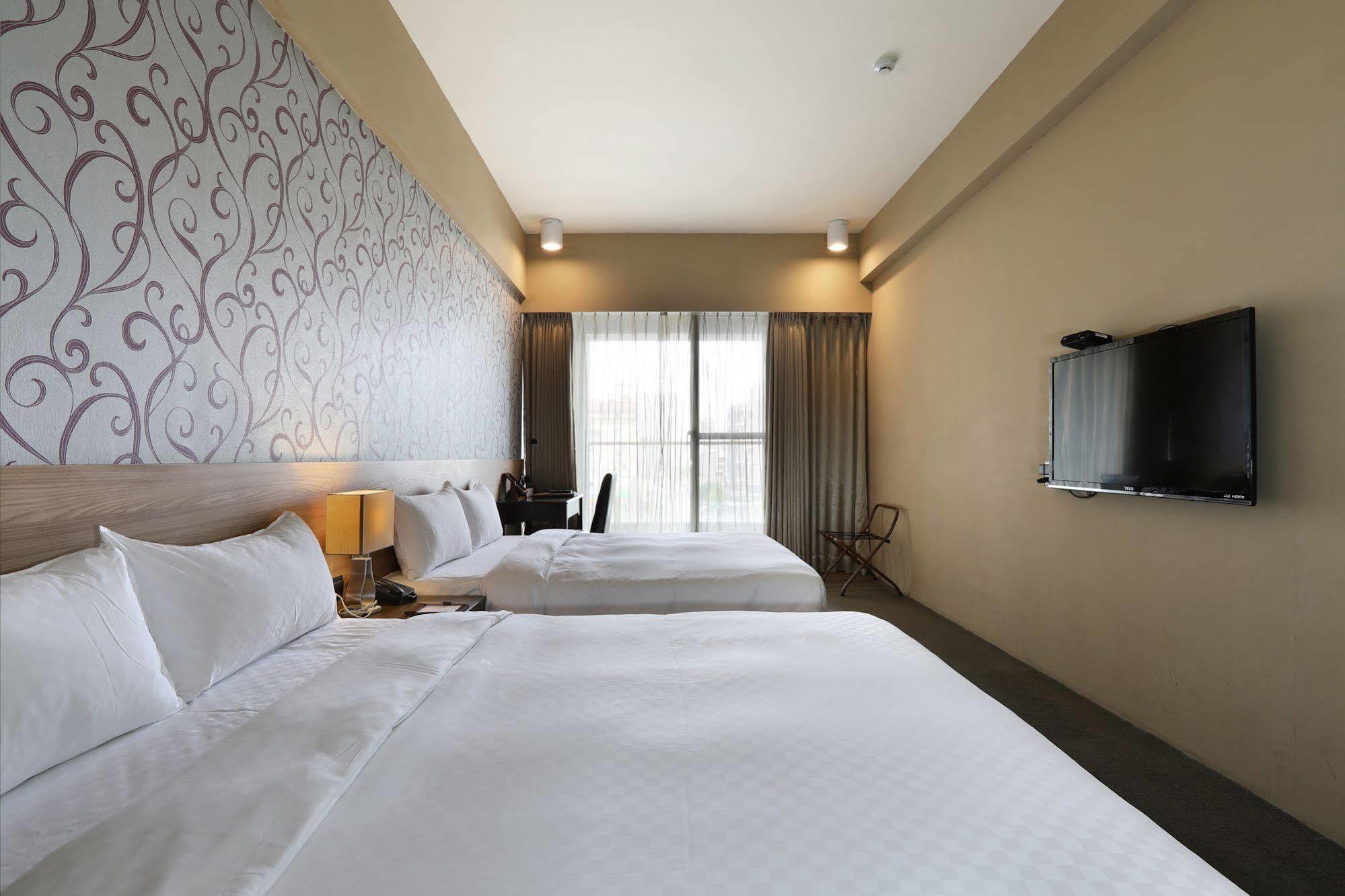 Kun Hotel Taichung Exterior foto