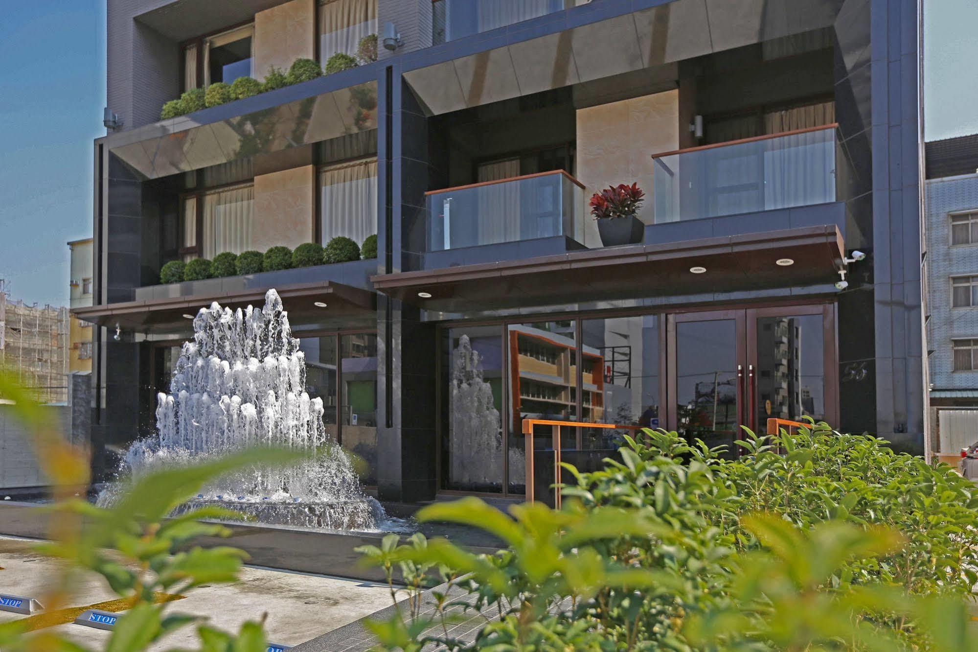 Kun Hotel Taichung Exterior foto